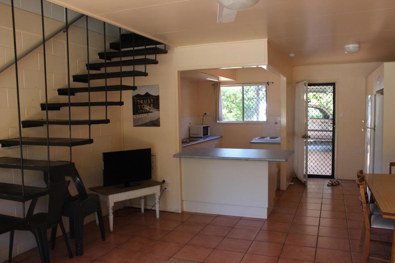 Pippies Beachhouse Backpackers Rainbow Beach Exterior foto